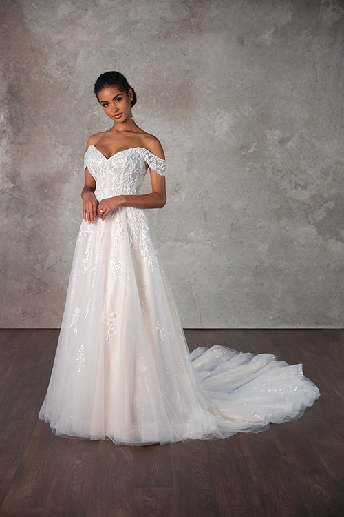 Essense of Australia D4098 Image