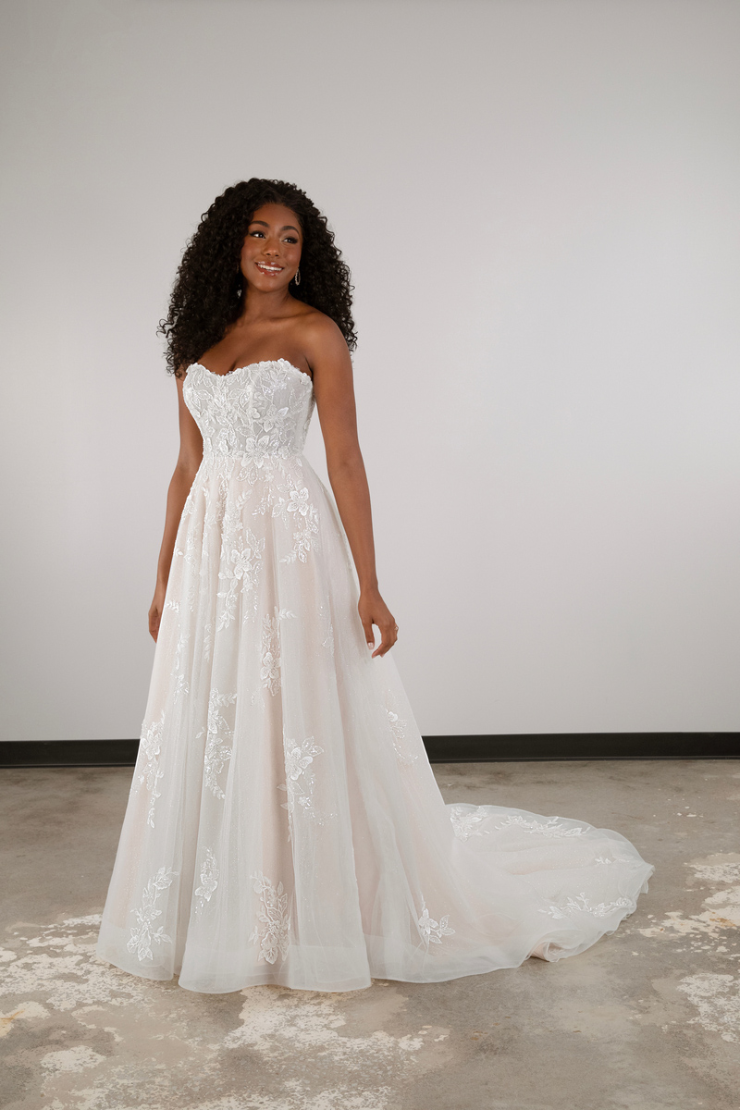 Essense of Australia D3940 Image